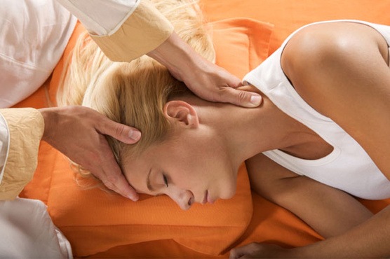 Massaggio miofasciale decontratturante spalle/collo